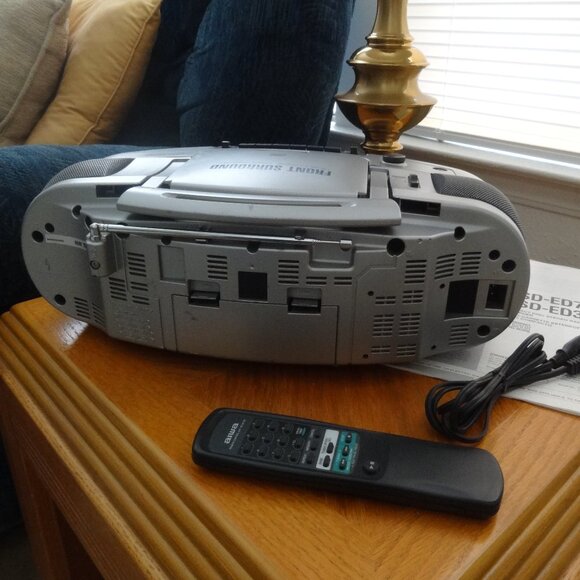 AIWA ~ CSD-ED70 ~ Stereo Sound System ~ CD Player ~ AM / FM ~ Cassette Recorder - Picture 4 of 5